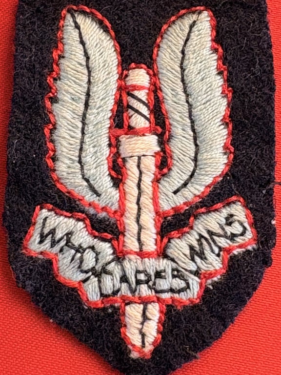 RARE SPECIAL AIR SERVICE (S.A.S.) EMBROIDERED STITCHED BERET BADGE INSIGNIA.