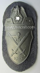 WH (Luftwaffe) 'Demjansk'-campaign-shield as executed in typical magnetic...