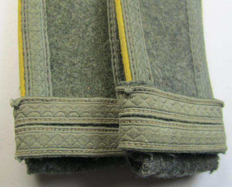 Attractive - fully matching and scarcely seen! - pair of WH (Heeres) NCO-type (ie. 'M40-/M43'-pattern) shoulderstraps as was intended for usage by an: 'Uffz. u. Offiziers-Anwärter eines Heeres Nachrichten-Abteilungs'