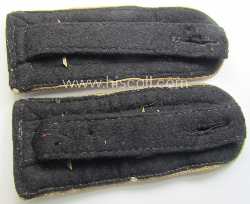 Attractive - and fully matching! - pair of WH (Heeres) NCO-type (ie. 'M36- o. M40'-pattern) shoulderstraps as piped in the white- (ie. 'weisser'-) coloured branchcolour as was intended for usage by an: 'Oberfeldwebel der Infanterie-Truppen'