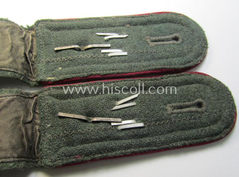 Attractive - and fully matching! - pair of WH (Heeres), early-war-period- (ie. 'M40'-pattern) 'cyphered' NCO-type shoulderstraps as was intended for - and worn by! - an: 'Feldwebel des (Nebel)Werfer-Rgts. 52'