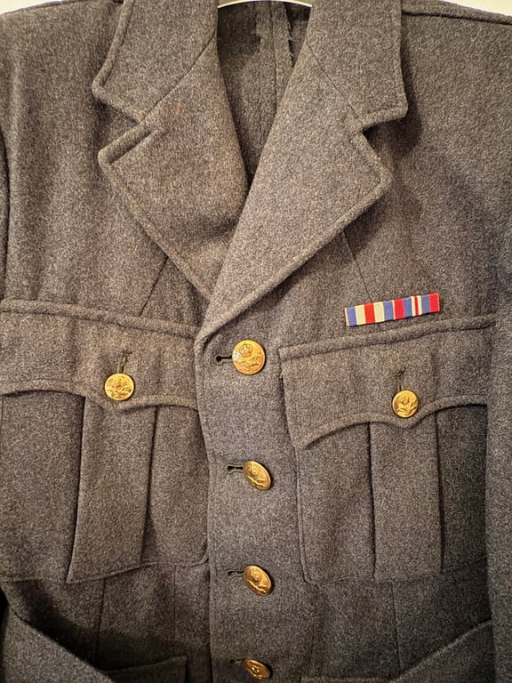 Authentic Original WWII British RAF Aircraft Enlisted Mans Tunic Dated 1945.