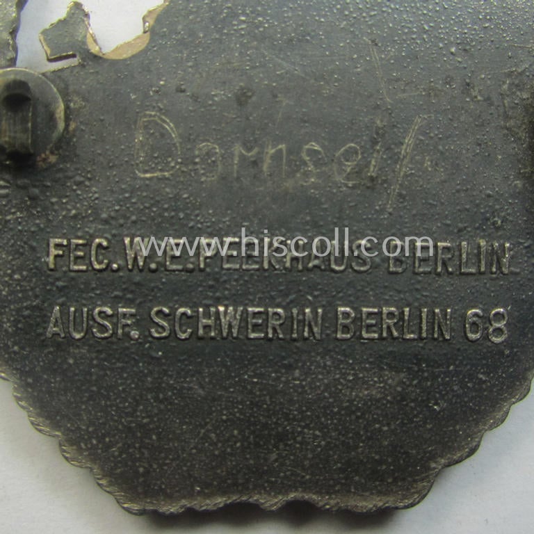 Superb, WH (Kriegsmarine) so-called: 'Kriegsabzeichen für Schnellboote - 2. Modell' (or: E-boat-war-badge of the 2nd model) being a maker- (ie. 'Fec. W.E. Peekhaus'-) marked example as was produced by the: 'Schwerin'-company