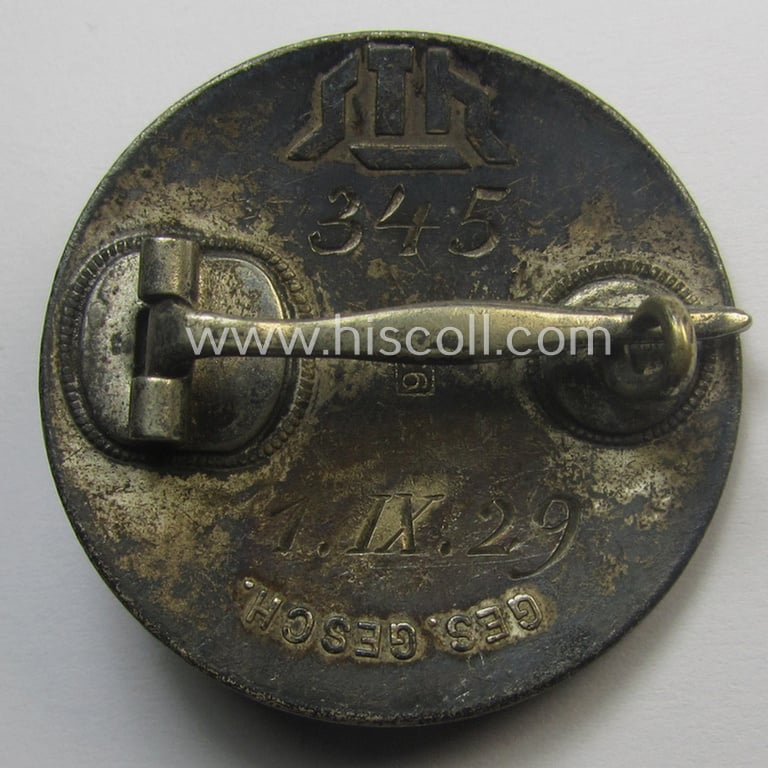 Enamelled lapel-pin: 'Der Stahlhelm' - Bund der Frontsoldaten (Sta) - Eintrittsabzeichen 1929' being a period-engraved example that comes in an overall very nicely preserved condition