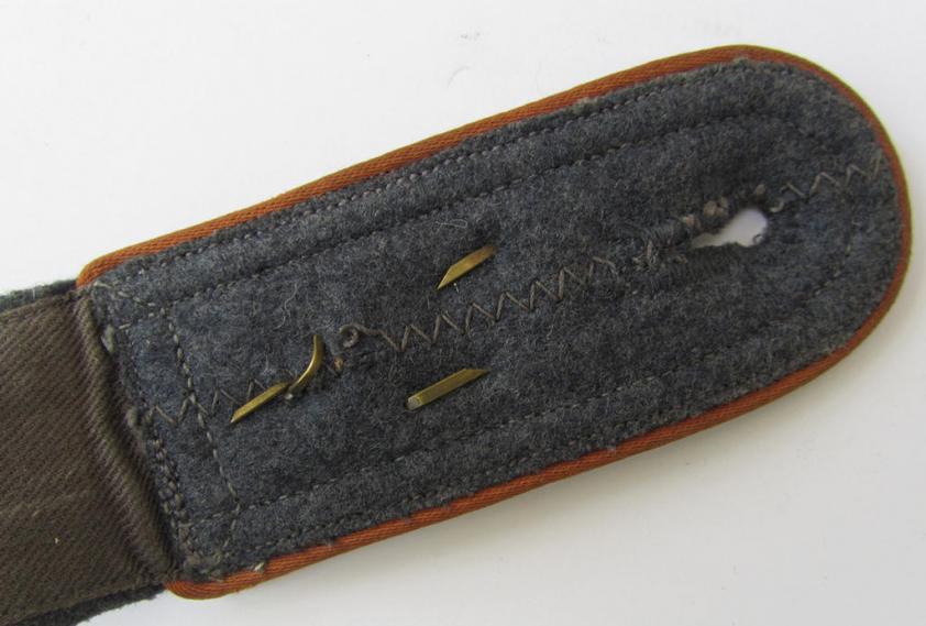 Neat - albeit regrettably single! - WH (Luftwaffe) 'cyphered' NCO-type shoulder- strap, as was intended for - and with certainty worn by! - a: 'Feldwebel der Nachrichten-Truppen und Mitglied einer Nachrichtenschule'