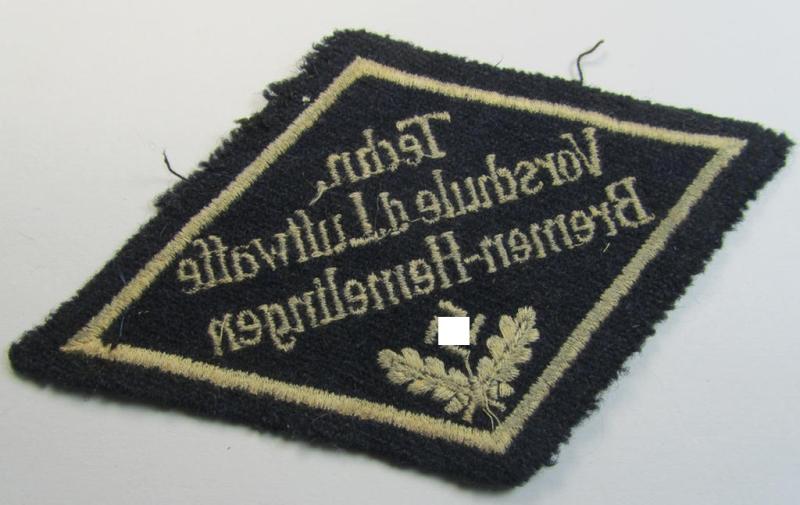 Attractive - and truly rarely encountered! - HJ- (ie. 'Flieger-HJ') specialist-armbadge (or: 'Schulabzeichen') depicting the text: 'Techn. Vorschule d. Luftwaffe - Bremen-Hemelingen'