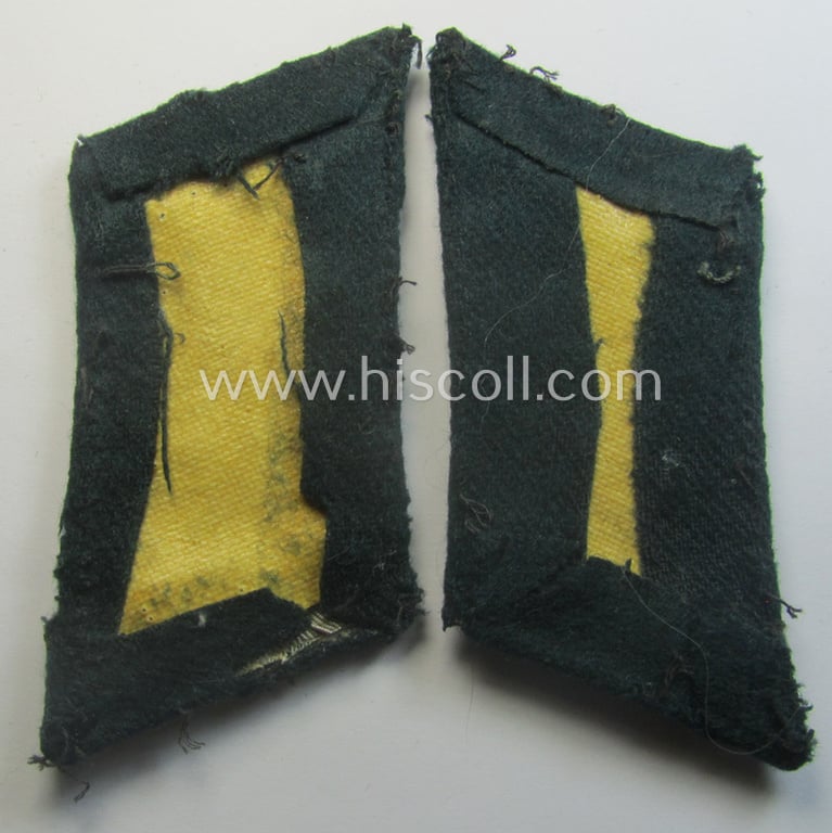 Pair of WH (Heeres) collar-tabs (ie. 'Kragenspiegel für Offiziere') as piped in the desirable green- (ie. 'grüner'-) coloured branchcolour: 'Offizier eines Jäger- o. Gebirgsjäger-Rgts.'