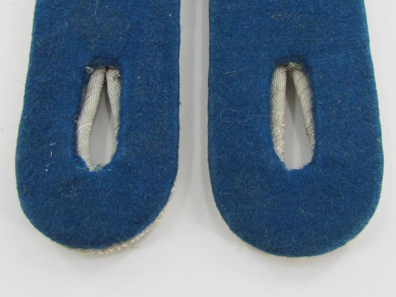 Wehrmacht Sonderdienst Oberleutnant shoulder boards