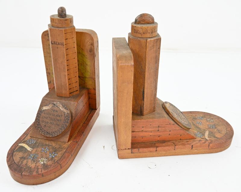 Dutch Remembrance 8.R.I. Book Shelf Supports
