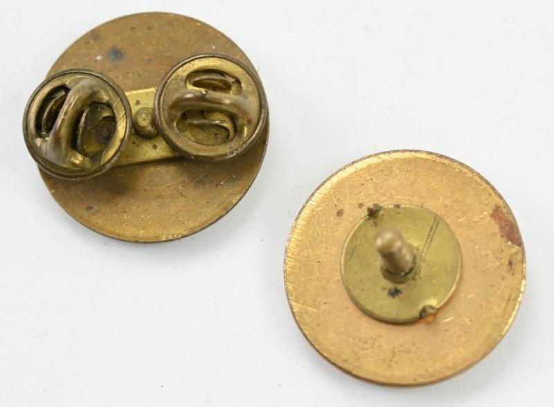 US WW2 Collar Disk Set