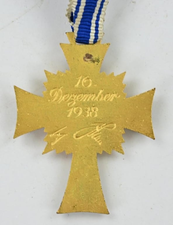 German Mother's Cross in Gold with case