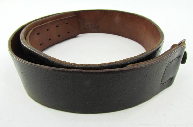 Luftwaffe Leather Equipment belt ( marked )