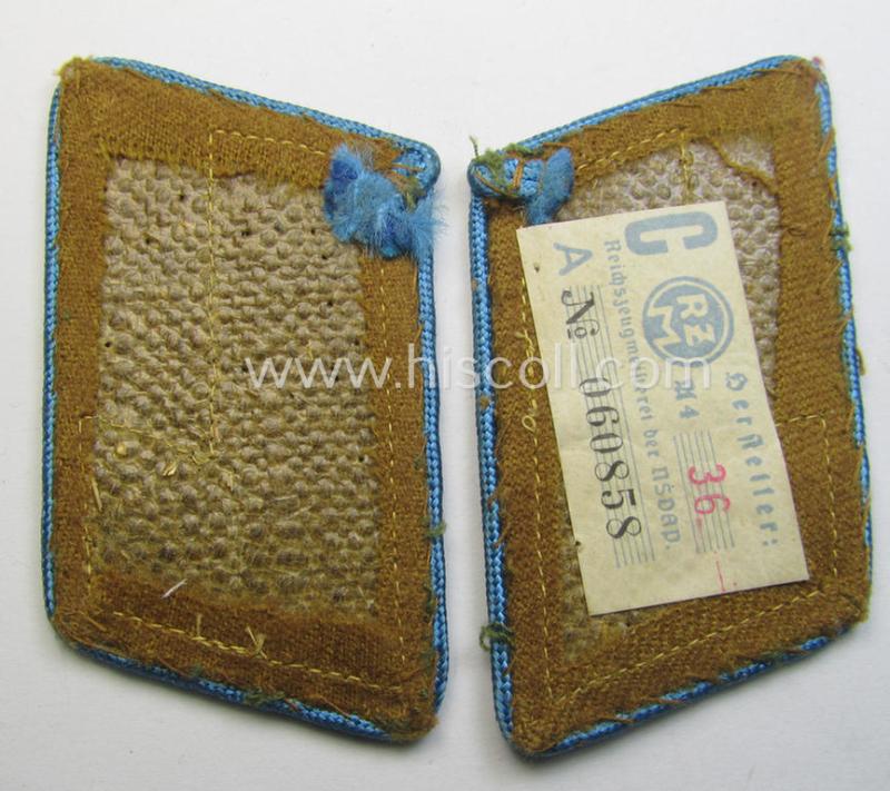 Fully matching pair of N.S.D.A.P.-type collar-patches (ie. 'Kragenspiegel für pol. Leiter') being a pair as was intended for an: 'N.S.D.A.P.-Hauptstellenleiter' at 'Orts'-level that still retains its period-attached 'RzM'-etiket