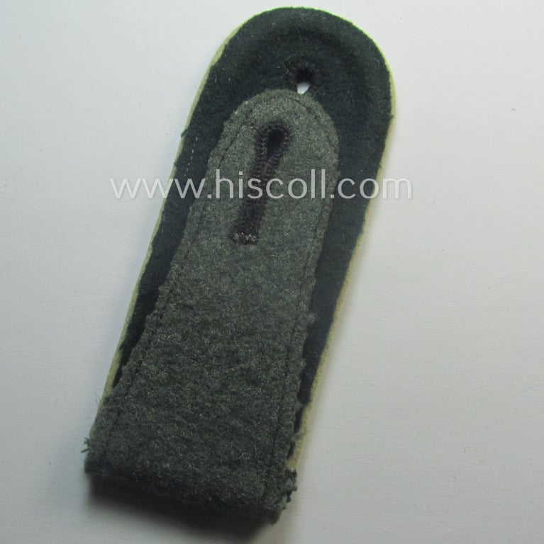 Superb - regrettably single but nevertheless rarely encountered! - WH (Heeres), early-war-period (ie. 'M40'-pattern styled) EM-type shoulderstrap for usage by a: 'Soldat eines Inf.-Rgts. der “Grossdeutschland”-Div.'