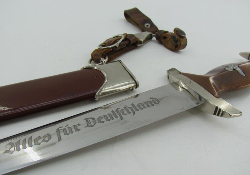 SA Dagger by M7/33 – F.W. Höller with Three Piece Hanger