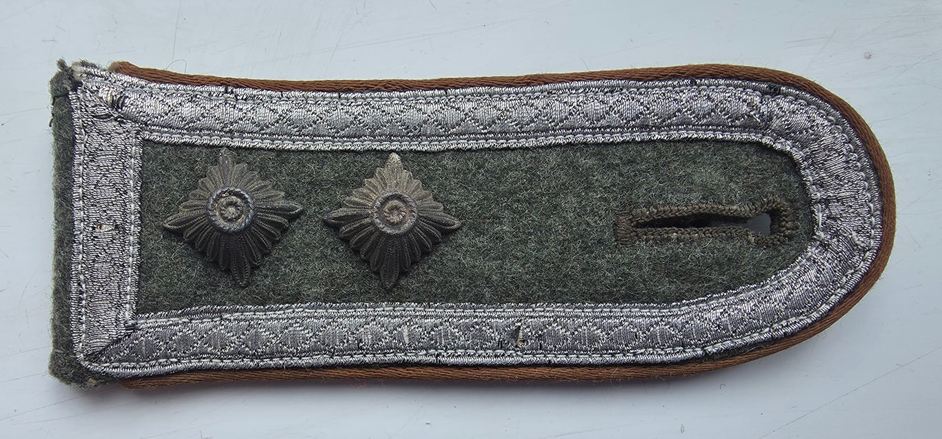 Wehrmacht M40 Kradschutzentruppe Hauptfeldwebel single strap