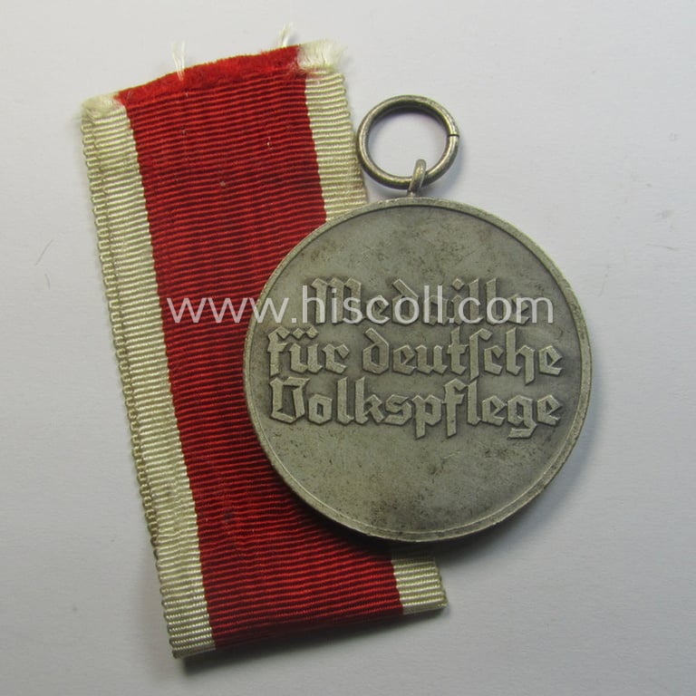 'Deutsche Volkspflege'-medal being a non-maker-marked example