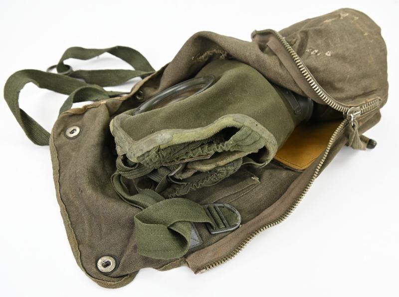 German LW FSJ Gasmask Bag with Gasmask 'edb'
