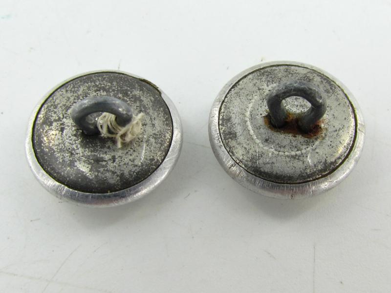 2x Wehrmacht 16 mm Uniform Silver Buttons