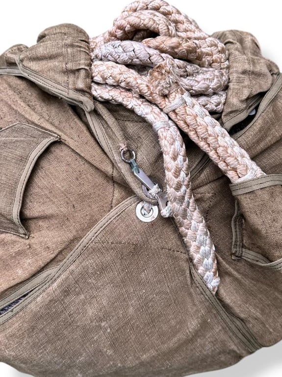 Fallschirmjäger RZ20 Harness and Bag -unpacked-