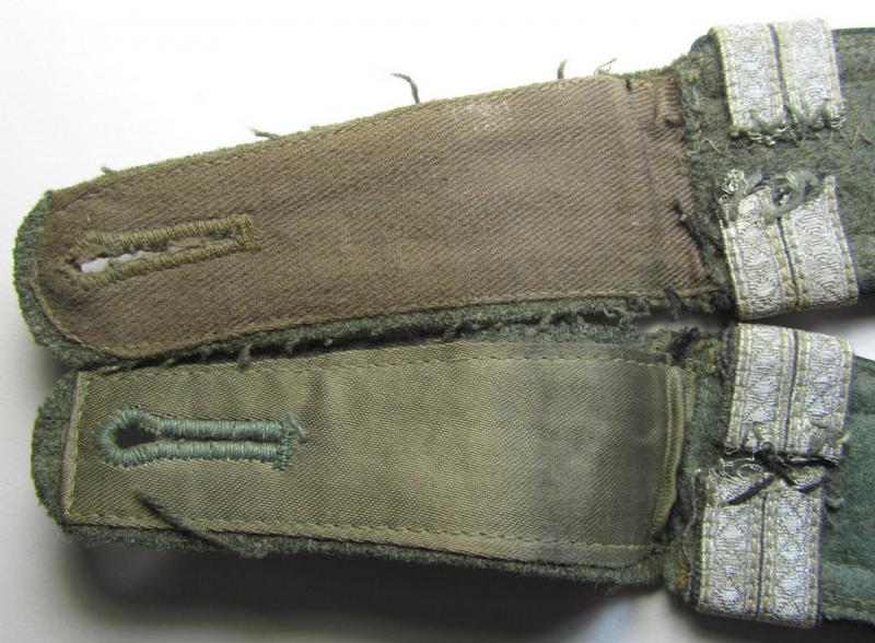 Fully matching - and scarcely seen! - pair of WH (Heeres) NCO-type (ie. 'M40-/M43'-pattern) shoulderstraps as was intended for usage by a: 'Feldwebel u. Offiziers-Anwärter eines Pionier-Bataillons o. Regiments'