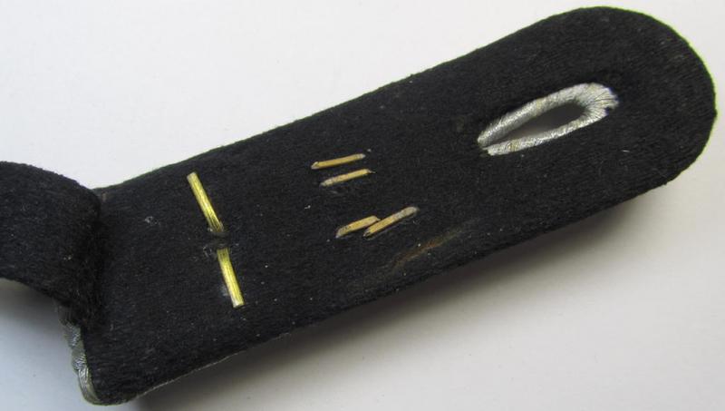 Neat - albeit regrettably single - WH (Heeres) 'cyphered' officers'-type shoulderboard as was intended for usage by an: 'Oberleutnant des Heeres Bau-Bataillon (Z) 69'