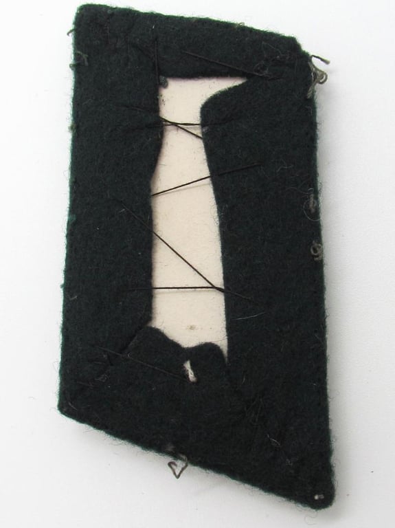 Wehrmacht Artillery Lieutenant shoulder boards & collar tabs