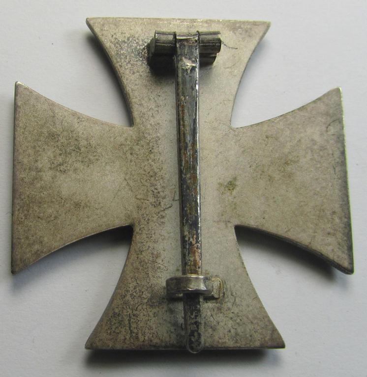 Superb, 'Eisernes Kreuz 1. Klasse' (ie. Iron Cross 1st class) being an (I deem) mid-war-period produced: 'L/52'- (ie. by 'C.F. Zimmermann'-marked-) example and that comes complete in its specific etui as issued and/or recently found