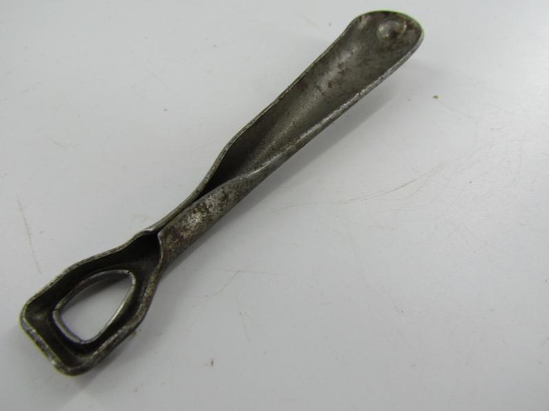 RG34 cleaning kit with contents marked cnx