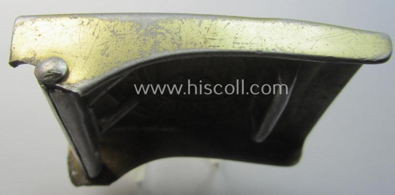 WH (Kriegsmarine) bright-golden-toned- and/or aluminium-based belt-buckle (being an unmarked example that comes in a moderately used condition)
