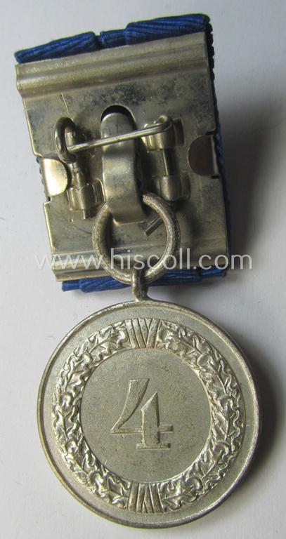 Attractive, silver-toned & detachable WH (Heeres o. KM) so-called: 'Einzelspange' showing a: 'WH-Dienstauszeichnung 4. Stufe' (as was intended for 4 years of loyal-service) and that shows a detailed, Heeres o. KM-type-eagle-device, period-attache...