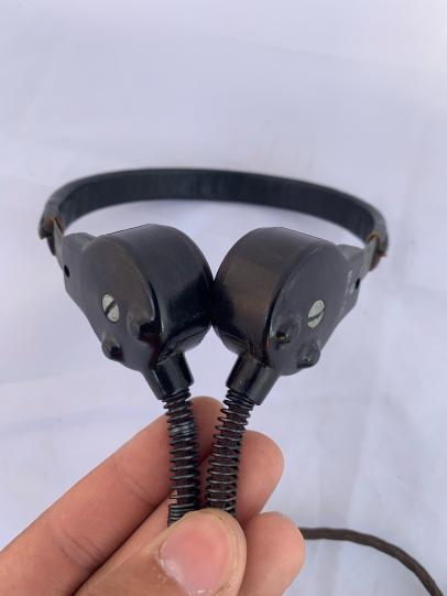 WH Panzer Model 'B' Throat Microphone