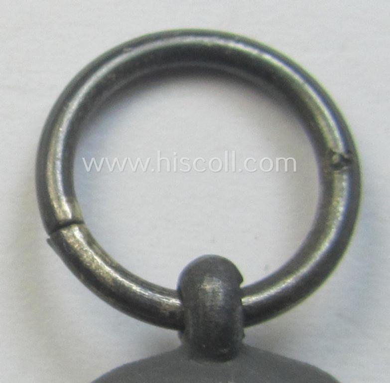 Medal-set: 'Winterschlacht im Osten 1941-42' being a maker- (ie. '3'-) marked specimen by the maker: 'Wilhelm Deumer'