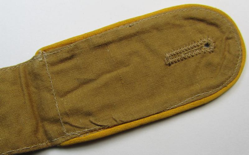 Neat - albeit regrettably single - WH (Luftwaffe) 'tropical-issue' shoulderstrap (as was specifically intended for usage on the tropical-shirts ie. tunics) as was specifically intended for a: 'Soldat der Flieger- o. Fallschirmjäger-Truppen'