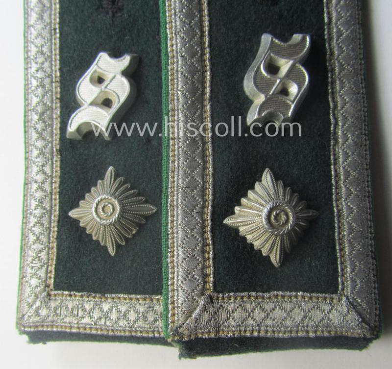 Pair of WH (Heeres), early- (ie. mid-) war-period so-called: 'M40'-styled, NCO-type 'cyphered' shoulderstraps: 'Feldwebel der Gebirgsjäger-Truppen u. Mitglied einer Gebirgsjägerschule'