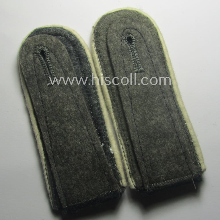 Attractive - and fully matching! - pair of WH (Heeres), early-war period- (ie. 'M40'-pattern and/or 'privately-purchased') neatly 'cyphered', NCO-type shoulderstraps as was intended for a: 'Feldwebel eines Infanterie-Lehr-Abtgs.'