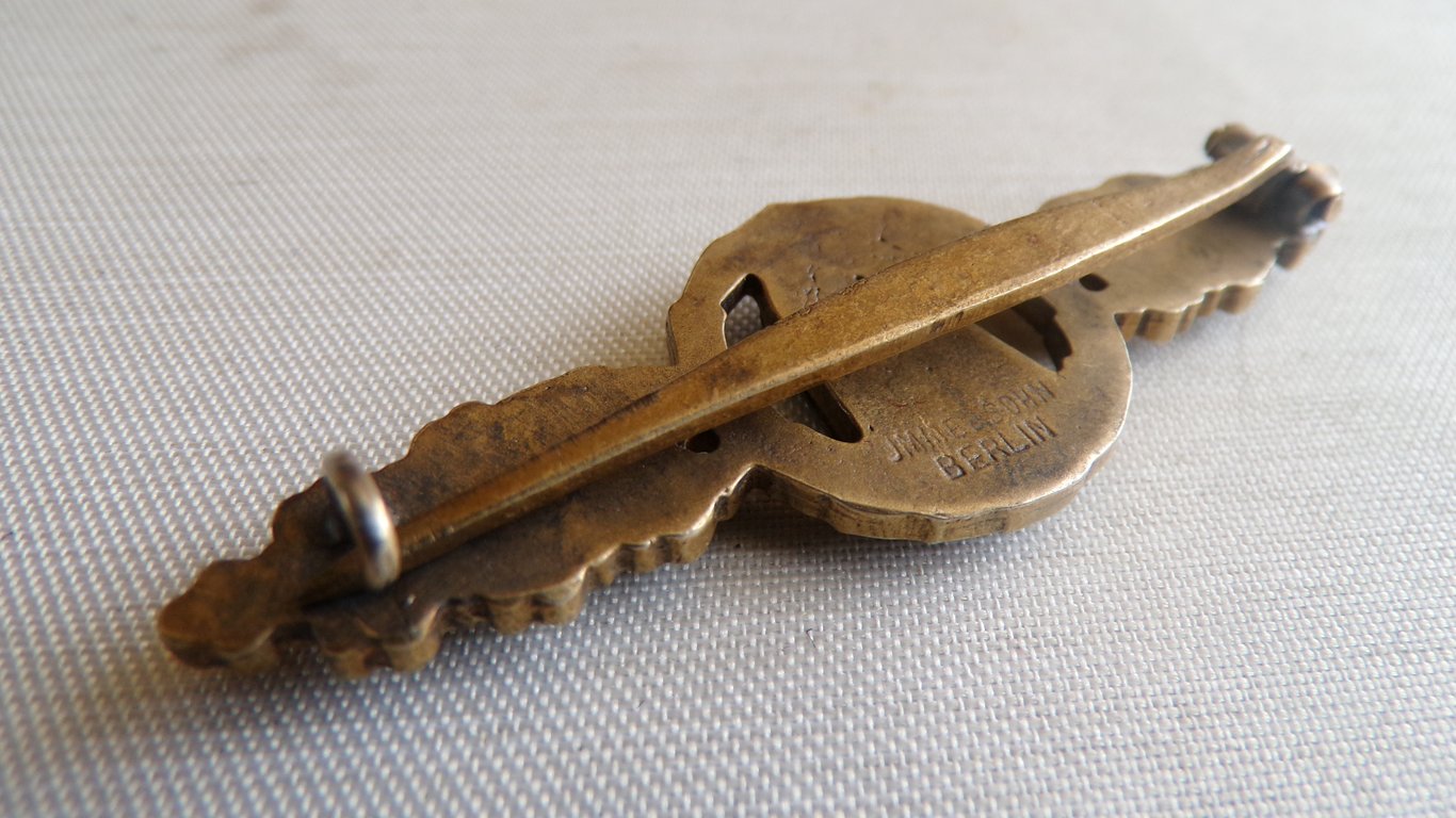 Luftwaffe Reconnaissance Clasp in Gold