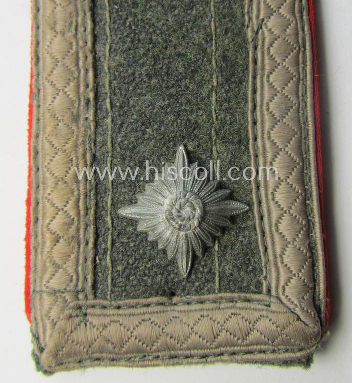 Single, later-war-period (ie. so-called: 'M44'-pattern-), simplified, WH (Heeres) NCO-type shoulderstrap as was intended for usage by a: 'Feldwebel eines (Sturm)Art.-Regiments'