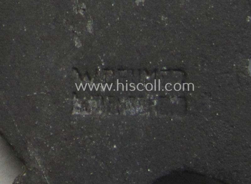 WH (Luftwaffe) 'Fliegerschützen-Abzeichen ohne Blitzbündel' being a neatly maker- (ie. 'Wilh. Deumer'-) marked- and/or: typical zinc- (ie. 'Feinzink'-) based example as was produced by the maker: 'Wilh. Deumer'