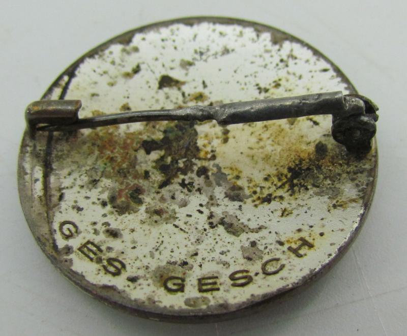 Deutsches Rotes Kreuz (DRK) Helferin Badge