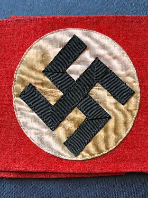 WWII GERMAN POLITICAL LEADERS NSDAP THIRD REICH NAZI ARMBAND FINE CONDITION.