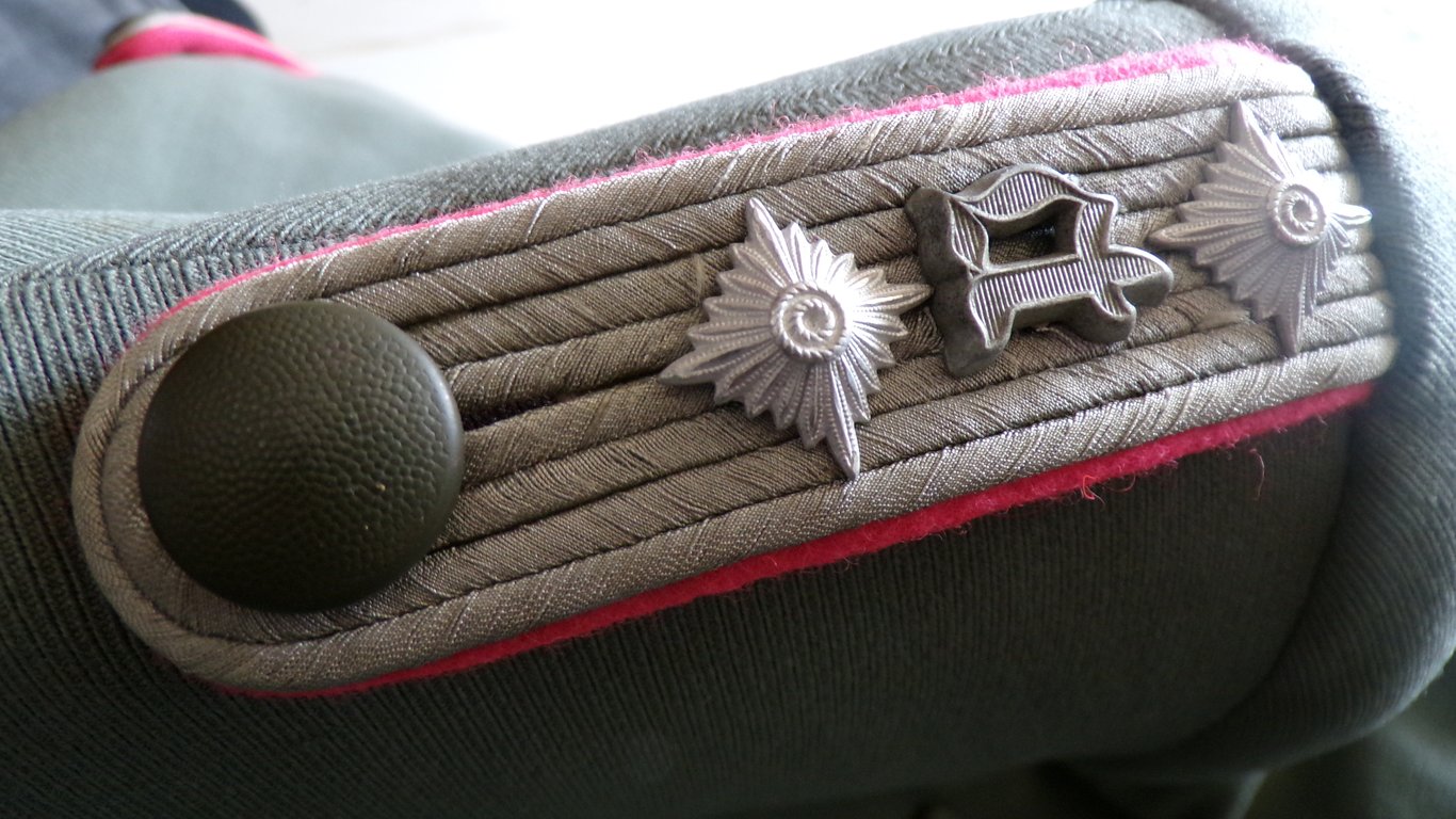 MINT Feldbluse Hauptmann d.R. Panzerjäger