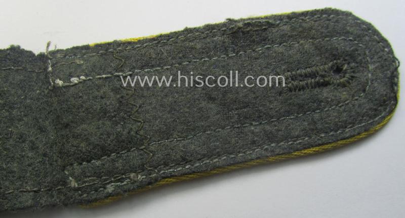 Single, early-war-period so-called: 'M40'-pattern, WH (Heeres) tailor-made, NCO-type shoulderstrap as piped in the bright-yellow-coloured branchcolour as was intended for usage by an: 'Unteroffizier der Nachrichten-Trpn.'