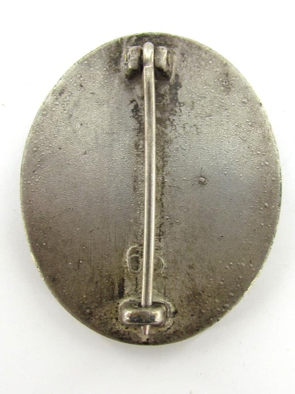 Woundbadge in Silver (VWA Silver) – maker “65”