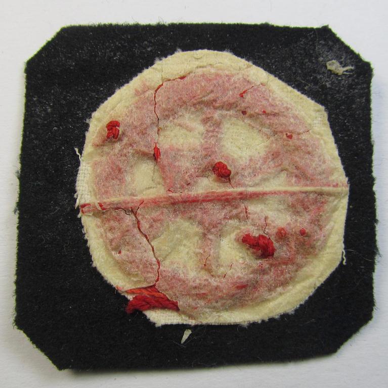 Attractive - and presumably Dutch-produced - example of an early-pattern and neatly hand-embroidered WA- (or: 'Weerafdelingen'-) related 'Motor WA'-breast-badge (ie. in Dutch language 'Dienstonderscheidingsteken der Motor-WA')