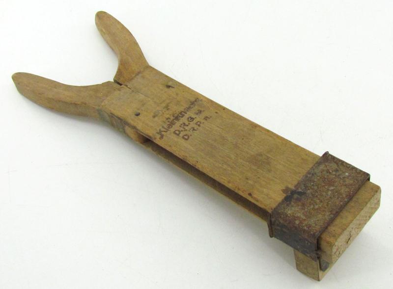 'Deutsche Wehrmacht' wooden- and metal-based (partly foldable) boot-removing device aka: 'Stiefelknecht'