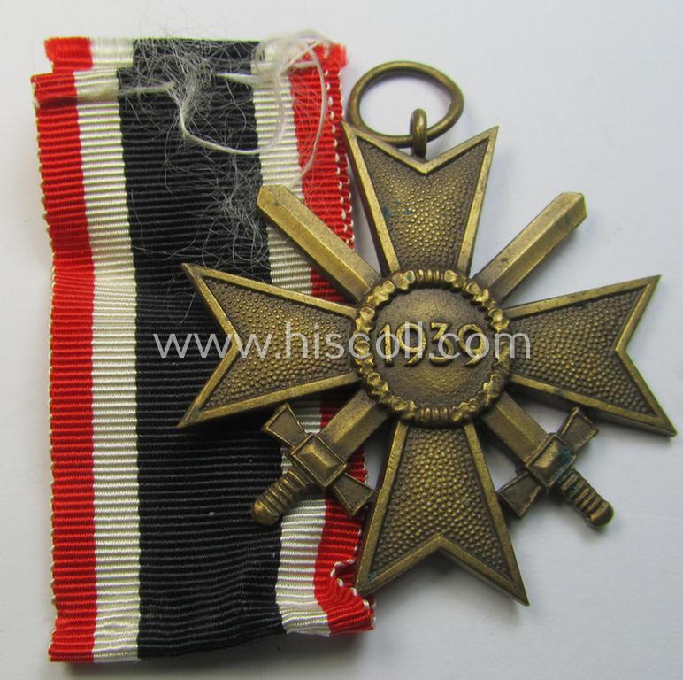 Medal-set: 'KvK II. Klasse mit Schwertern' being a clearly maker- (ie. '51'-) marked- and/or: 'Buntmetall'-based specimen as was produced by the maker: 'Eduard Görlach & Söhne' and that came with its period and confectioned ribbon