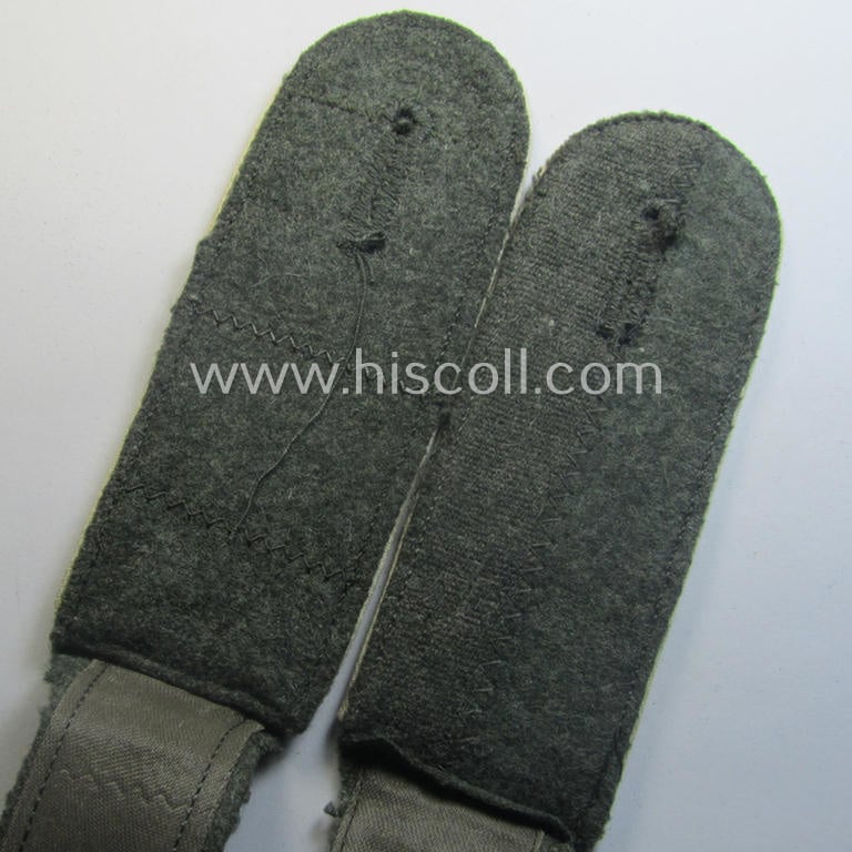 Hardly used- and fully matching, pair of WH (Heeres) 'M41 o. M43'-pattern, EM-type shoulderstraps: 'Soldat eines Infanterie-Rgts.'