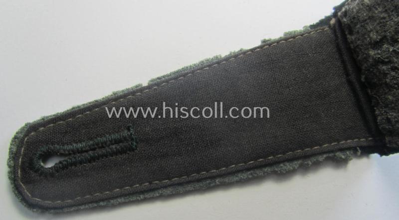 Single, WH (Heeres) EM-type 'cyphered' shoulderstrap: 'Soldat des Artillerie-Regiments 40'