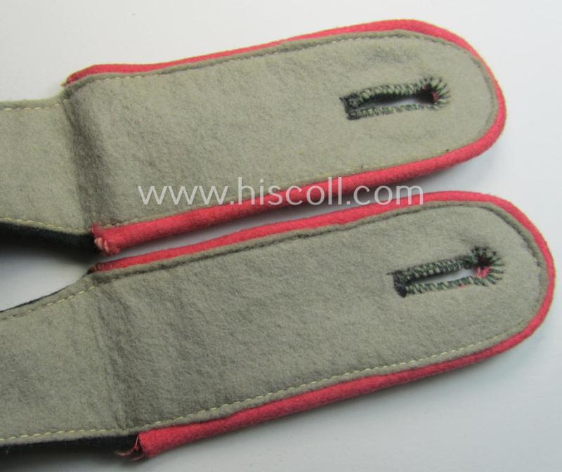 Pair of WH (Heeres), early-war period- (ie. 'M36'- ie. 'M40'-pattern and/or rounded-style) EM-type shoulderstraps: 'Soldat eines Panzer- o. Panzerjäger-Rgts. o. Abts.'